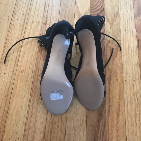 Gianvito Rossi
Curvy Cutout Lace-Up Suede Sandal - Picture 2 of 9